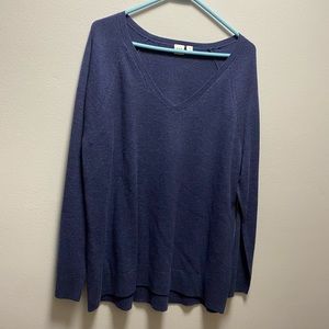 GAP Vneck Sweater